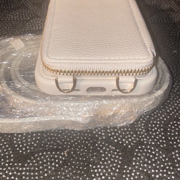 NWOT fashion iPhone case with adjustable crossbody strap. Cream with gold zipper - Picture 4 of 5